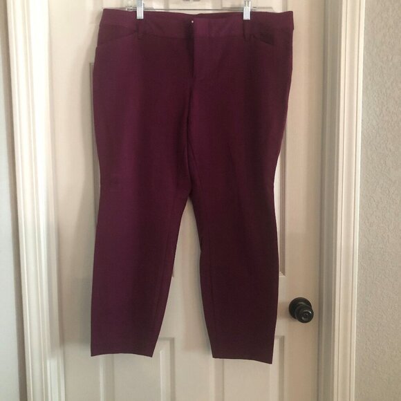 Old Navy Pants - Old Navy burgundy straight leg crop ankle pants size 18 - barely worn